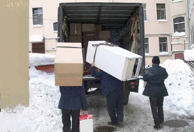 Стоимость автоперевозка посудомойки пылесоса и коробки догрузом из Санкт-Петербурга в Судака